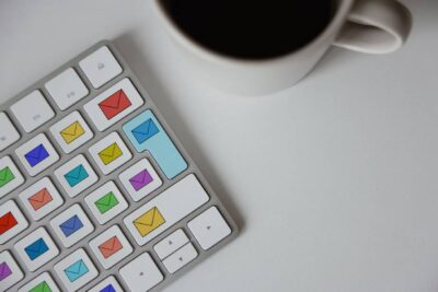 Ein kleiner Schadesnersatz für eine Mail kann sich schnell aufsummieren, wenn die beanstandete Mail an zig Empfänger ging