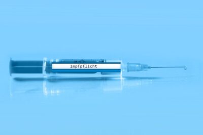Für die Kontrolle der Corona-Impfpflicht soll ein Impfregister eingeführt werden. Die Meinungen von Datenschützer sowie Politiker gehen weit auseinander. Für die Kontrolle der Corona-Impfpflicht soll ein Impfregister eingeführt werden. Die Meinungen von Datenschützer sowie Politiker gehen weit auseinander.