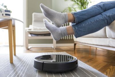 Amazon will den Hersteller von Saugrobotern iRobot kaufen und damit auch Millionen Kundendaten. Datenschützer warnen vor Spionage! Amazon will den Hersteller von Saugrobotern iRobot kaufen und damit auch Millionen Kundendaten. Datenschützer warnen vor Spionage!