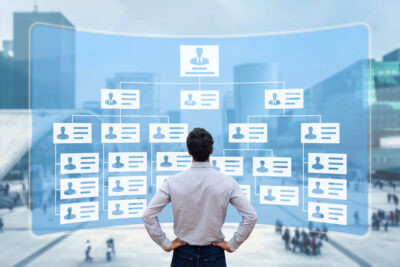 Bei einem Organigramm stellen sich stets die beiden Kernfragen, welche personenbezogenen Daten es enthält und wer es einsehen kann