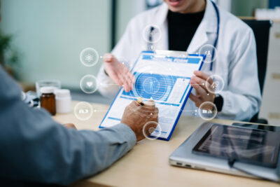 Die sachgerechte Bearbeitung von Auskunftsersuchen in Krankenhäusern und Arztpaxen erfordert nicht nur Rechtskenntnis, sondern auch systematisches Prozessdesign, technische Vorbereitung, klare Zuständigkeiten und eine Kultur der Patientenorientierung