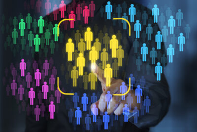 Die DSGVO fordert, Betroffene in allgemein verständlicher Sprache über die Verarbeitung ihrer personenbezogenen Daten zu informieren. Die entsprechenden Informationen müssen zudem leicht zugänglich sein.